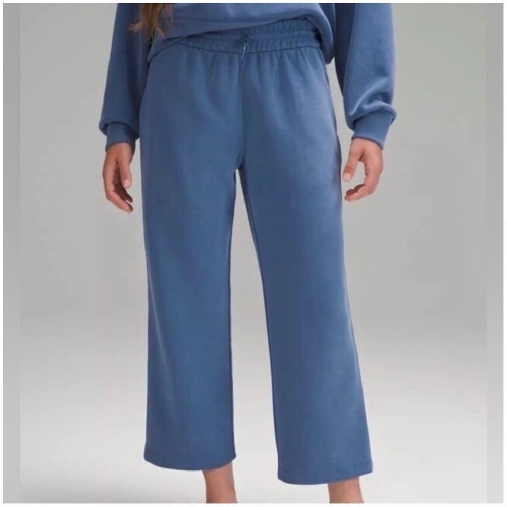 Lululemon Softstreme high rise straight leg cropped‎ pants sweatpants women's 14